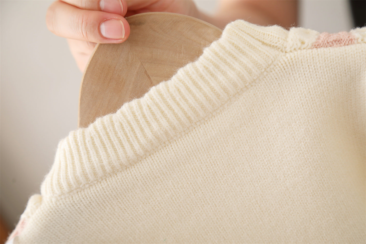 Cute Baby 2-Piece Knitwear Set – Cream Pullover with Pink Suspender Vest & Pants